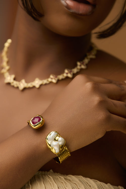Badia Pearl Bangle